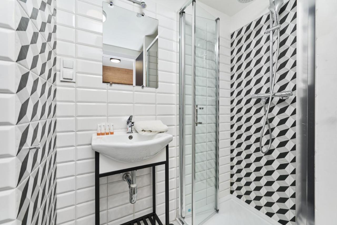 Mezzanine Studio Apartments Zarembowicza Wroclaw Airport By Renters Exterior foto