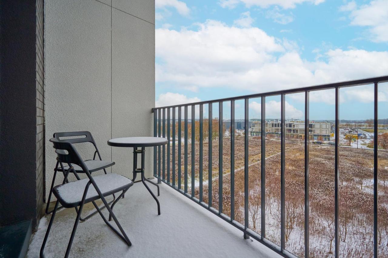 Mezzanine Studio Apartments Zarembowicza Wroclaw Airport By Renters Exterior foto