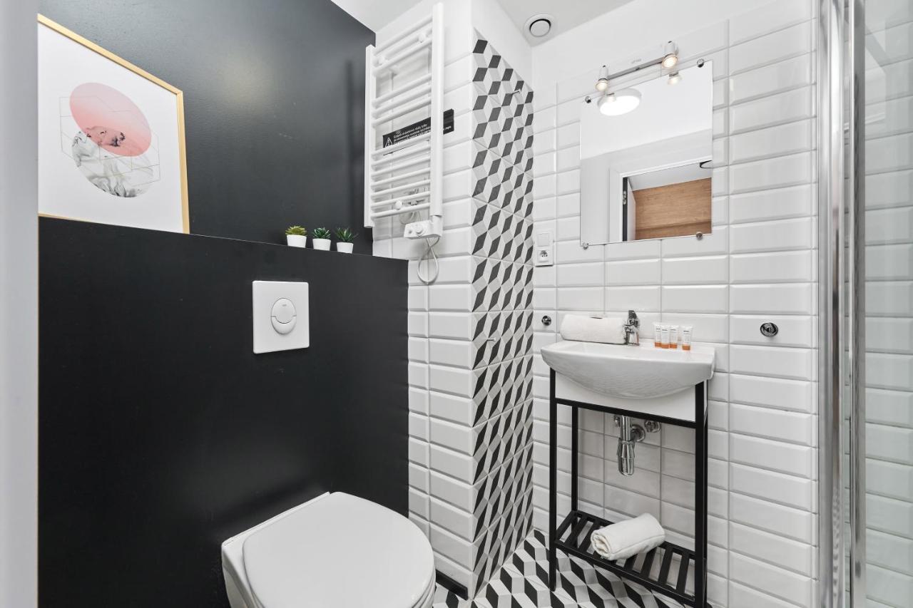 Mezzanine Studio Apartments Zarembowicza Wroclaw Airport By Renters Exterior foto