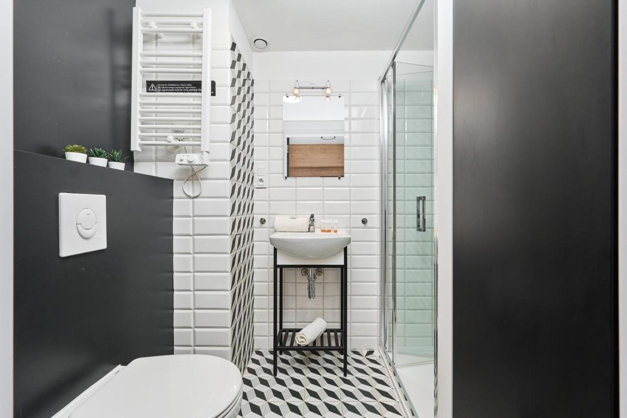 Mezzanine Studio Apartments Zarembowicza Wroclaw Airport By Renters Exterior foto