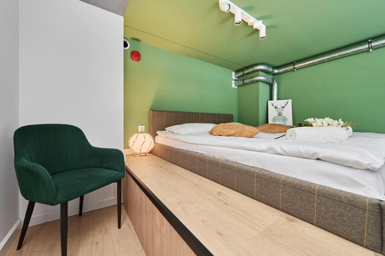 Mezzanine Studio Apartments Zarembowicza Wroclaw Airport By Renters Exterior foto