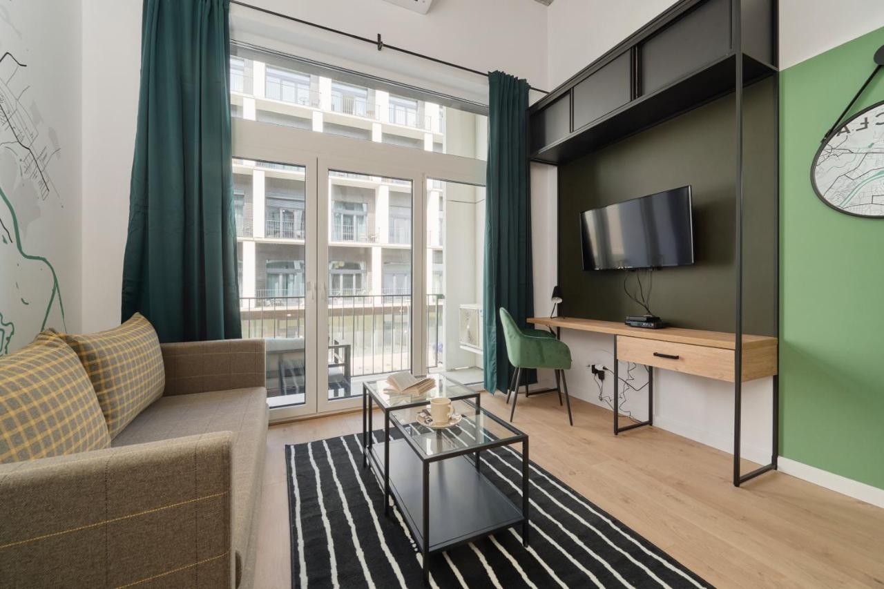 Mezzanine Studio Apartments Zarembowicza Wroclaw Airport By Renters Exterior foto